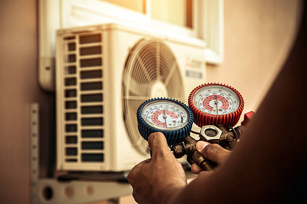Professional Hvac Maintenance technician working in Lutz, FL